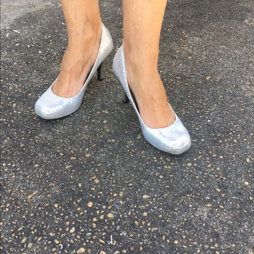 Shoes - Picture 2 of 8